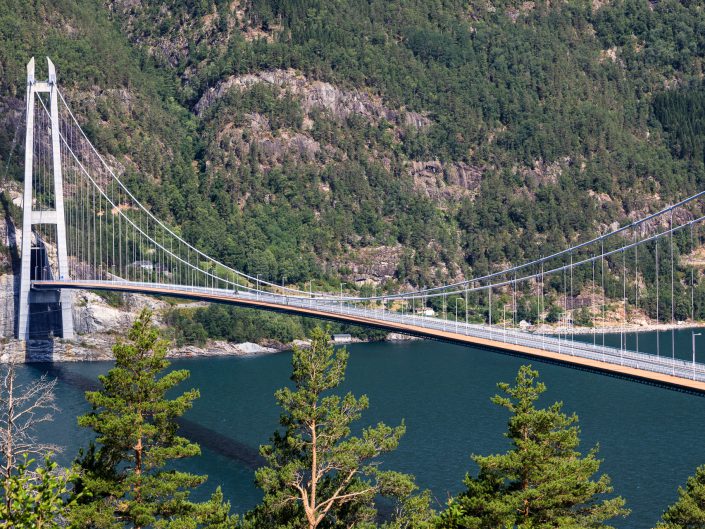 Hardangerbrücke über den Hardangerfjord, Norwegen
