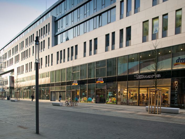 Neubau Universität Leipzig, Institutsgebäude