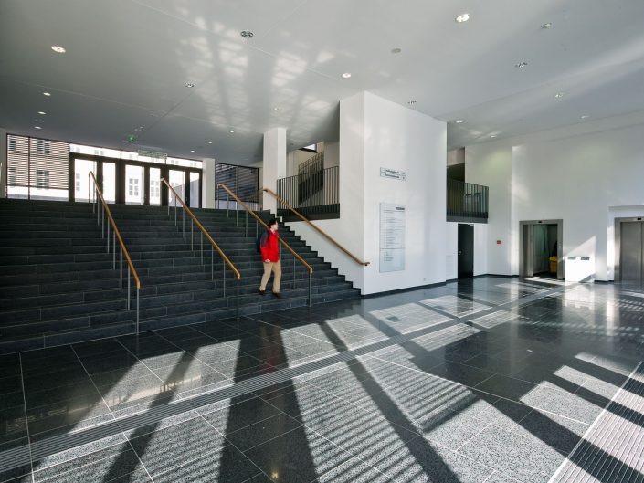 Neubau Universität Leipzig, Institutsgebäude